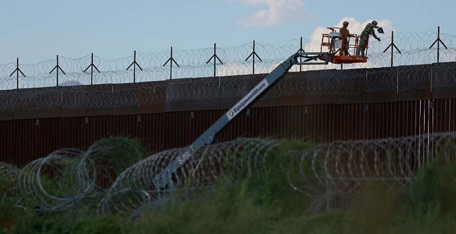 Federal judge blocks key parts of Texas migrant arrest law